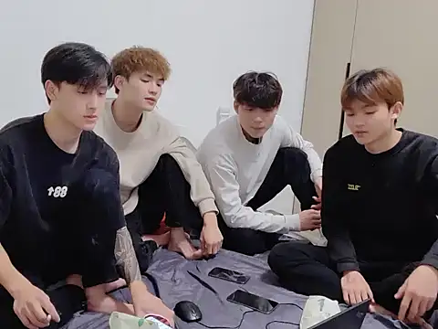 Snapshot of xiaomeng2563 chatting on November 12, 2025, 12:09 pm xiaomeng2563 online show from November 12, 2025, 12:09 pm