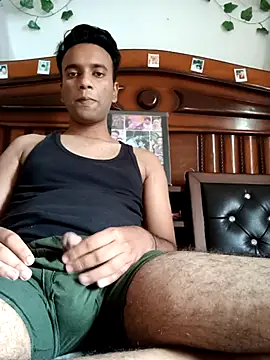 Snapshot of littleprincesssss chatting on November 19, 2025, 8:36 am littleprincesssss online show from November 19, 2025, 8:36 am