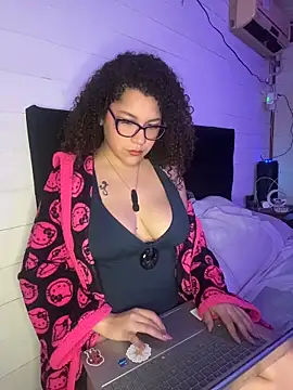 Snapshot of Lolavenezia chatting on May 20, 2026, 10:12 am Lolavenezia online show from May 20, 2026, 10:12 am