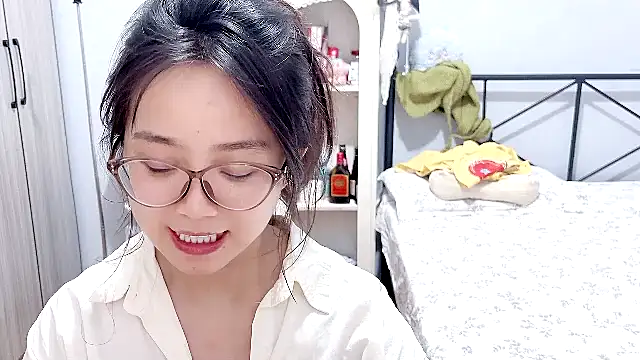 Hmm 0303 online show from May 6, 2026, 5:06 pm