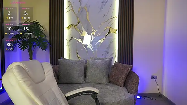 Snapshot of TessaaFox chatting on November 7, 2025, 11:37 am TessaaFox online show from November 7, 2025, 11:37 am