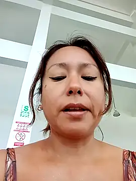 Snapshot of Zulreyna chatting on March 19, 2026, 4:51 pm Zulreyna online show from March 19, 2026, 4:51 pm