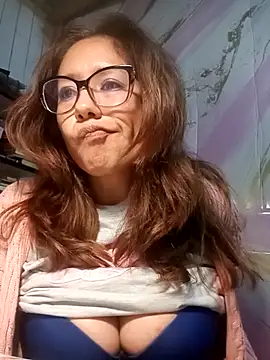 Snapshot of Zulreyna chatting on July 11, 2026, 5:41 am Zulreyna online show from July 11, 2026, 5:41 am