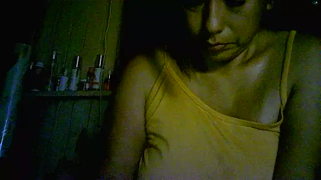 Snapshot of Zulreyna chatting on March 15, 2026, 4:08 am Zulreyna online show from March 15, 2026, 4:08 am