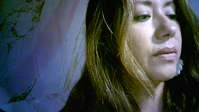 Snapshot of Zulreyna chatting on March 10, 2026, 5:00 am Zulreyna online show from March 10, 2026, 5:00 am