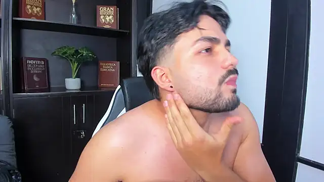 JonnSnow  online show from November 7, 2025, 4:06 am