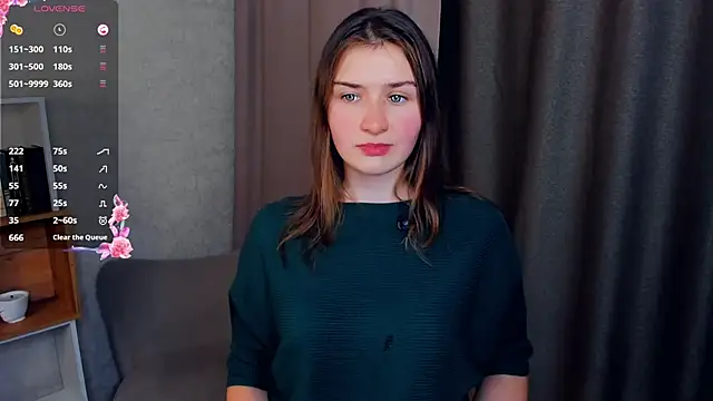 JosieNadile online show from November 6, 2025, 2:21 pm