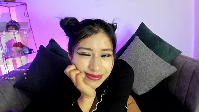 Niina26 online show from April 25, 2026, 1:41 pm