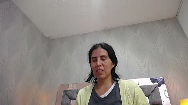 Snapshot of GiselaZivic chatting on May 6, 2026, 7:07 pm GiselaZivic online show from May 6, 2026, 7:07 pm