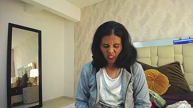 GiselaZivic online show from July 29, 2026, 7:24 pm