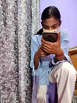 Student12th online show from November 13, 2025, 4:44 pm