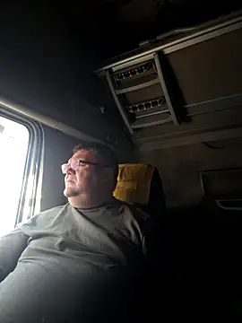 Snapshot of Grase44 chatting on March 6, 2026, 1:28 pm Grase44 online show from March 6, 2026, 1:28 pm