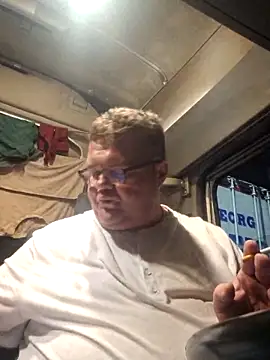 Snapshot of Grase44 chatting on February 9, 2026, 6:06 pm Grase44 online show from February 9, 2026, 6:06 pm