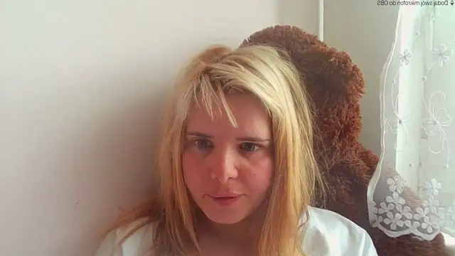 Snapshot of HornyElena chatting on May 8, 2026, 10:19 am HornyElena online show from May 8, 2026, 10:19 am