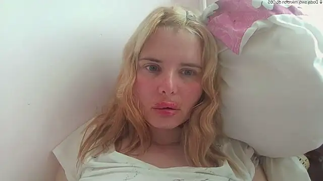 Snapshot of HornyElena chatting on May 20, 2026, 2:47 pm HornyElena online show from May 20, 2026, 2:47 pm