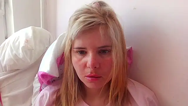 Snapshot of HornyElena chatting on April 24, 2026, 10:28 am HornyElena online show from April 24, 2026, 10:28 am