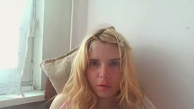 HornyElena online show from June 13, 2026, 1:09 pm