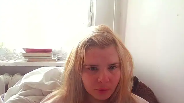 Snapshot of HornyElena chatting on April 13, 2026, 9:57 am HornyElena online show from April 13, 2026, 9:57 am