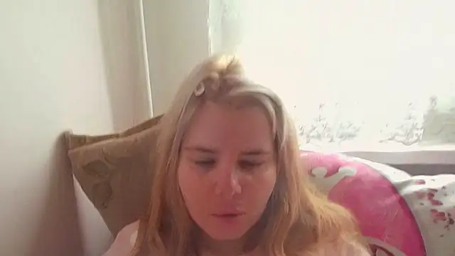 Snapshot of HornyElena chatting on April 19, 2026, 3:02 pm HornyElena online show from April 19, 2026, 3:02 pm