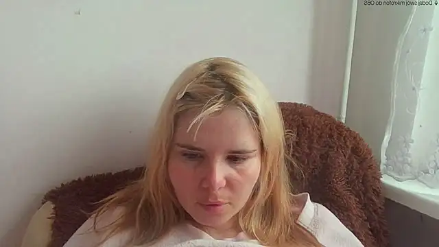 Snapshot of HornyElena chatting on May 18, 2026, 3:06 pm HornyElena online show from May 18, 2026, 3:06 pm