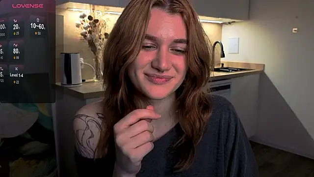 Snapshot of eshleeygreen chatting on March 8, 2026, 2:04 am eshleeygreen online show from March 8, 2026, 2:04 am