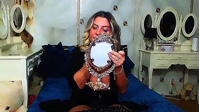 Snapshot of xplayfullblondexx chatting on November 7, 2025, 6:07 am xplayfullblondexx online show from November 7, 2025, 6:07 am