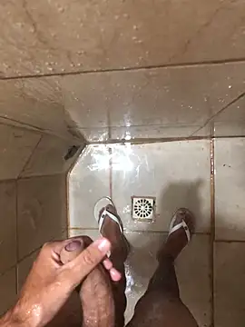 Snapshot of Luan1267 chatting on November 17, 2025, 10:14 pm Luan1267 online show from November 17, 2025, 10:14 pm