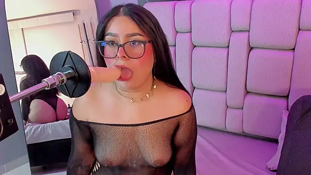 Amy whittee online show from December 13, 2025, 8:04 pm