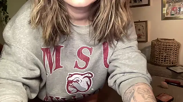 angelgirl98 online show from December 16, 2025, 3:05 pm