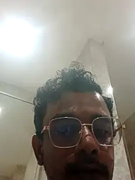 Snapshot of ParlousCarpet chatting on May 9, 2026, 8:12 pm ParlousCarpet online show from May 9, 2026, 8:12 pm