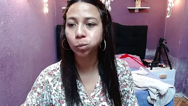 monika 256 online show from December 22, 2025, 1:22 pm