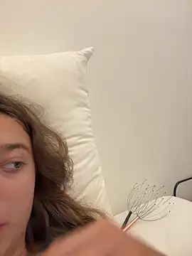 lounaaxangel online show from December 21, 2025, 3:57 pm