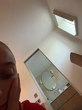 lounaaxangel online show from November 9, 2025, 8:24 pm