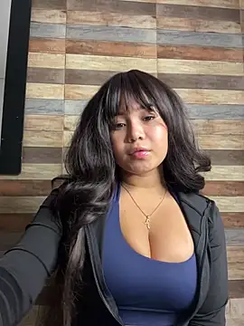 Snapshot of LoliitaBennett chatting on February 17, 2026, 1:25 am LoliitaBennett online show from February 17, 2026, 1:25 am