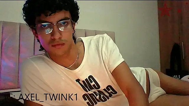 Snapshot of axel_love13 chatting on November 29, 2025, 1:06 am axel love13 online show from November 29, 2025, 1:06 am