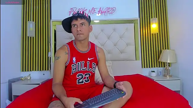 KEVIN MCKINLEY online show from November 8, 2025, 5:22 am