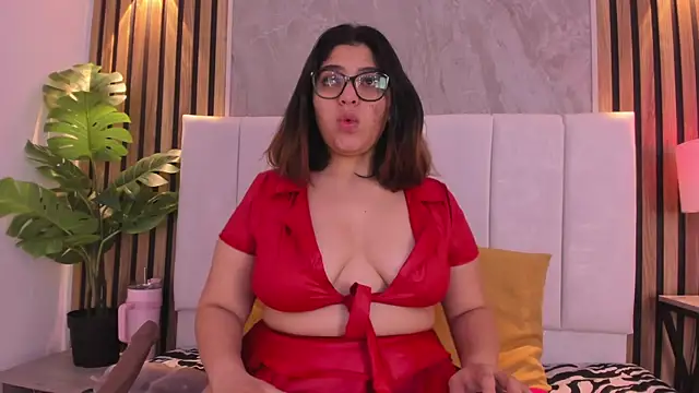 Snapshot of Carlotta_de_velour chatting on June 21, 2026, 3:23 am Carlotta de velour online show from June 21, 2026, 3:23 am