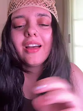 candicewest  online show from May 5, 2026, 5:38 pm