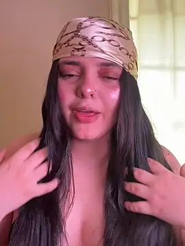 candicewest  online show from May 16, 2026, 4:17 pm