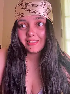 candicewest  online show from May 7, 2026, 2:42 pm
