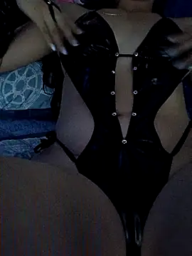 Snapshot of Lunaescarlataa chatting on November 16, 2025, 10:24 pm Lunaescarlataa online show from November 16, 2025, 10:24 pm
