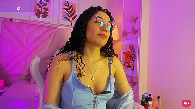 DemiJones  online show from December 23, 2025, 4:56 am