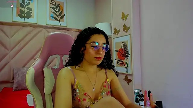 DemiJones  online show from December 5, 2025, 4:22 am