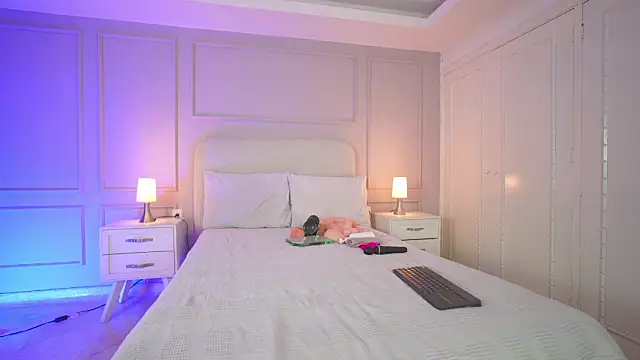 hanna  w online show from March 5, 2026, 3:25 am