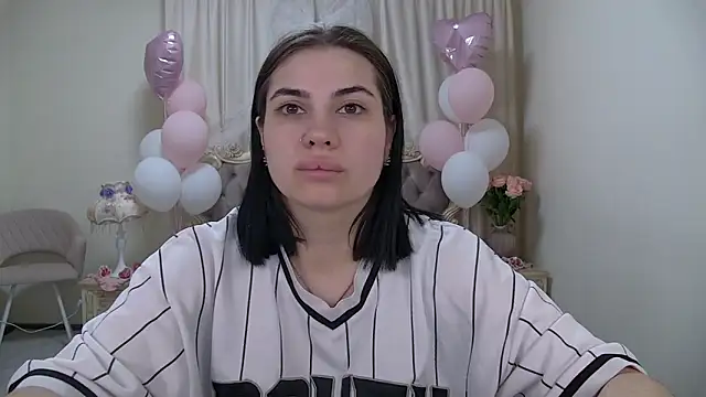 AdrianaTorres online show from February 27, 2026, 5:29 am