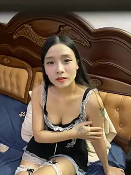 ruirui1 online show from November 7, 2025, 12:21 pm