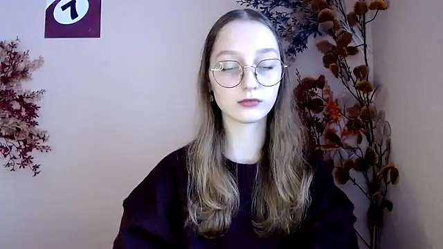 Snapshot of Curlyyy_Girl chatting on November 17, 2025, 11:36 am Curlyyy Girl online show from November 17, 2025, 11:36 am