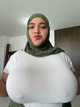 sweetmuslim01 online show from October 25, 2025, 4:29 pm