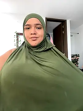 sweetmuslim01 online show from October 10, 2025, 5:03 pm