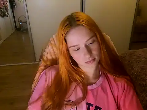 RedheadFairy online show from November 7, 2025, 6:01 pm